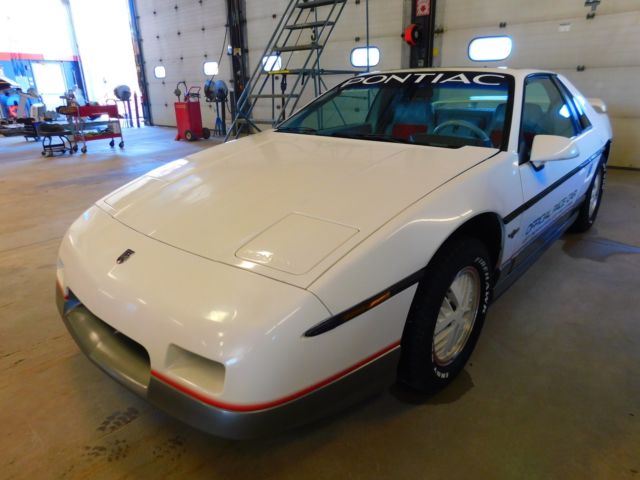 1984 White Pontiac Fiero