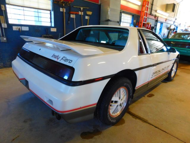 1984 White Pontiac Fiero