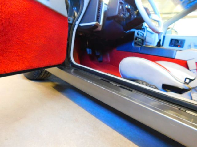 1984 White Pontiac Fiero