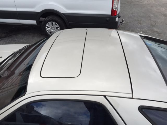 1984 silver Porsche 928