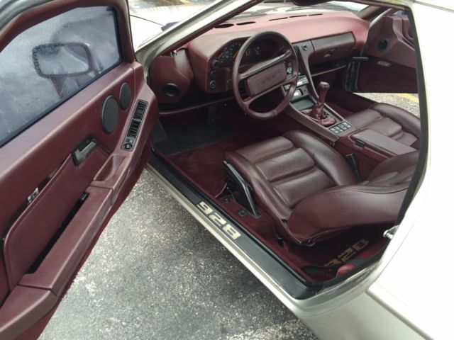 1984 silver Porsche 928