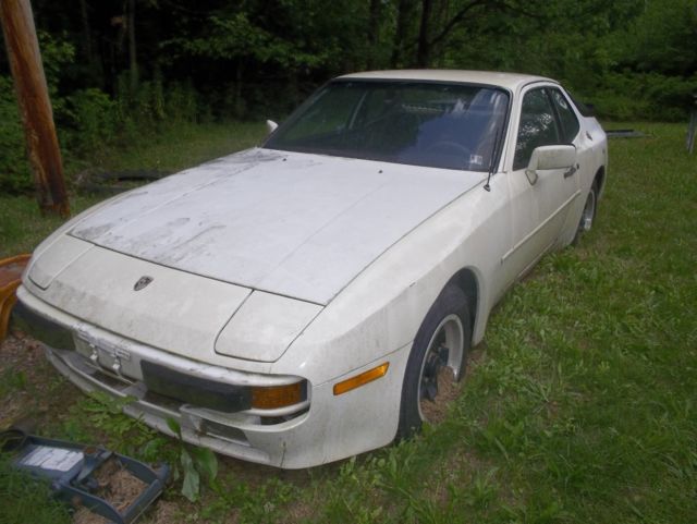 1984 Gray Porsche 944