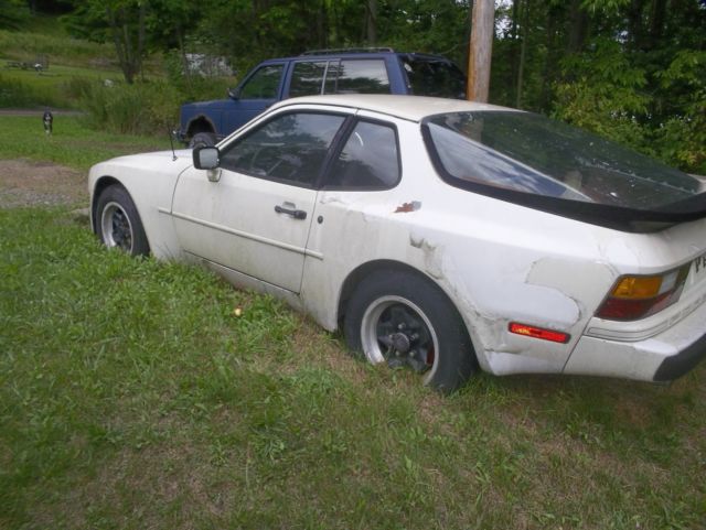 1984 Gray Porsche 944