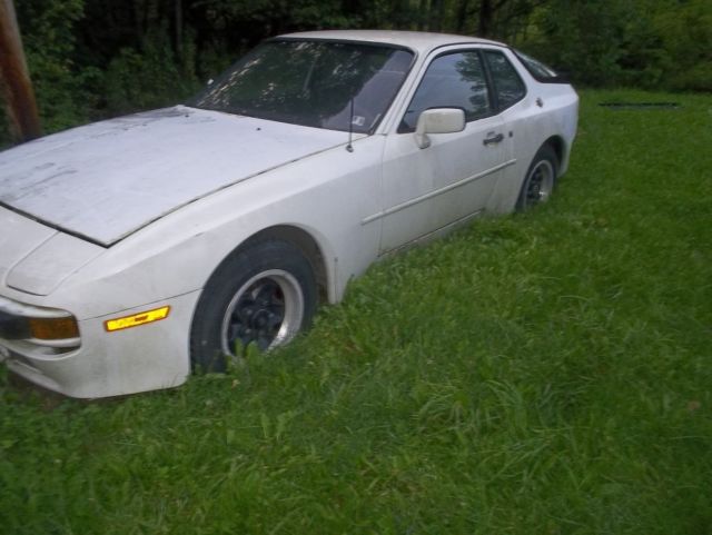 1984 Gray Porsche 944