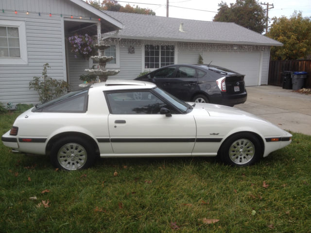 1984 White Mazda RX-7 Coupe