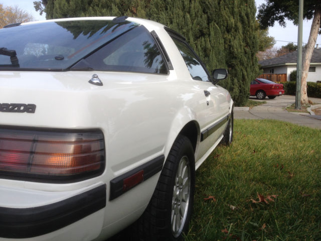 1984 White Mazda RX-7 Coupe