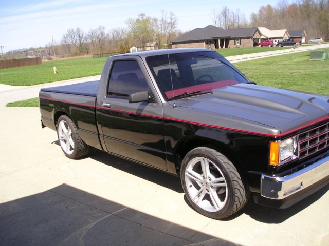 1984 Black and Gray Chevrolet S-10 Standard Cab Pickup