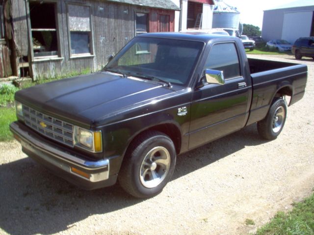 1984 Black Chevrolet S-10