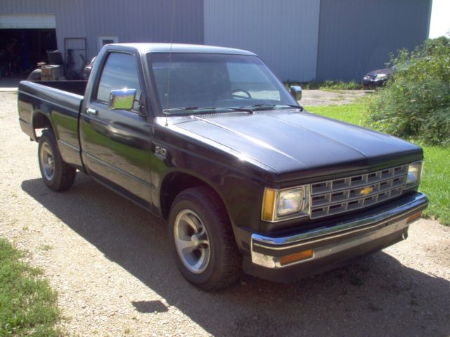 1984 Black Chevrolet S-10