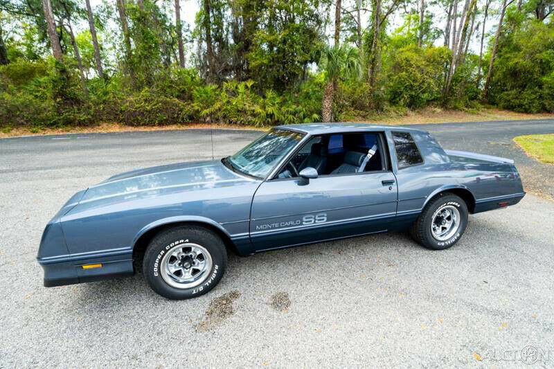 1984 Blue Chevrolet Monte Carlo