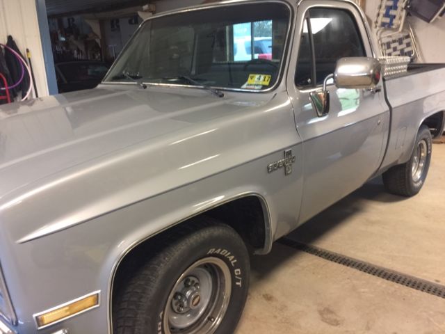 1984 Silver Chevrolet Silverado 1500
