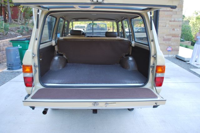 1984 tan Toyota Land Cruiser 4 door