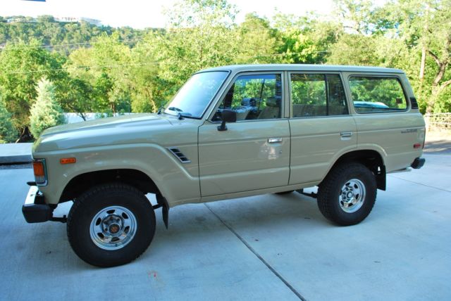 1984 tan Toyota Land Cruiser 4 door