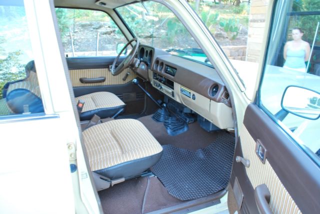 1984 tan Toyota Land Cruiser 4 door