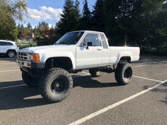 1984 White Toyota Pickup Extended Cab Pickup