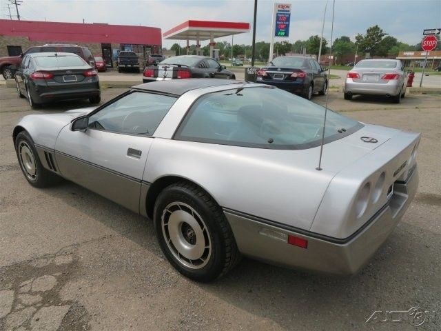 1984 Silver Chevrolet Corvette