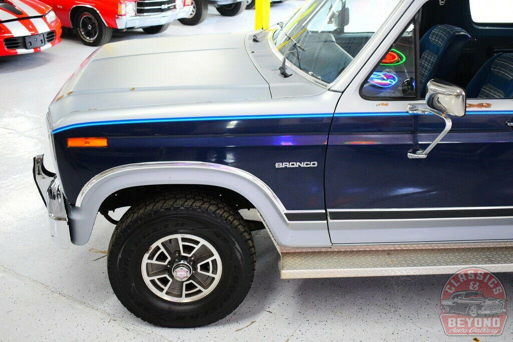 1984 Gold Ford Bronco SUV