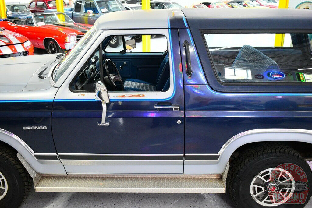 1984 Gold Ford Bronco SUV