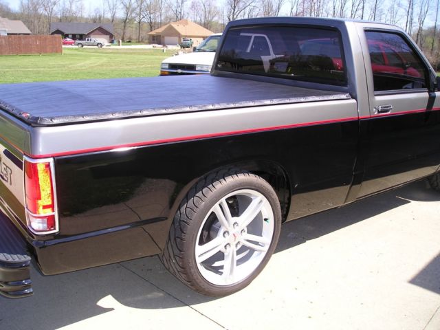 1984 Black Chevrolet S-10 Standard Cab Pickup