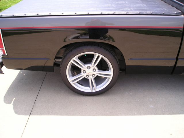 1984 Black Chevrolet S-10 Standard Cab Pickup