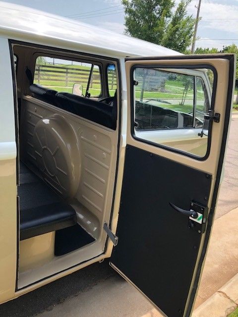 1980 Beige Volkswagen Bus/Vanagon Crew Cab Pickup