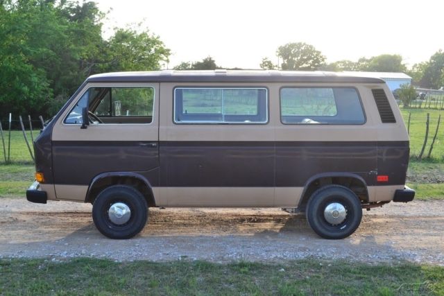 1984 Brown Volkswagen Bus/Vanagon Minivan/Van