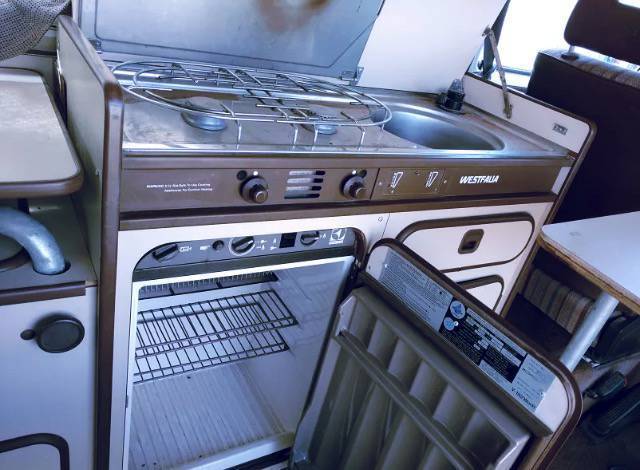 1984 White Volkswagen Bus/Vanagon