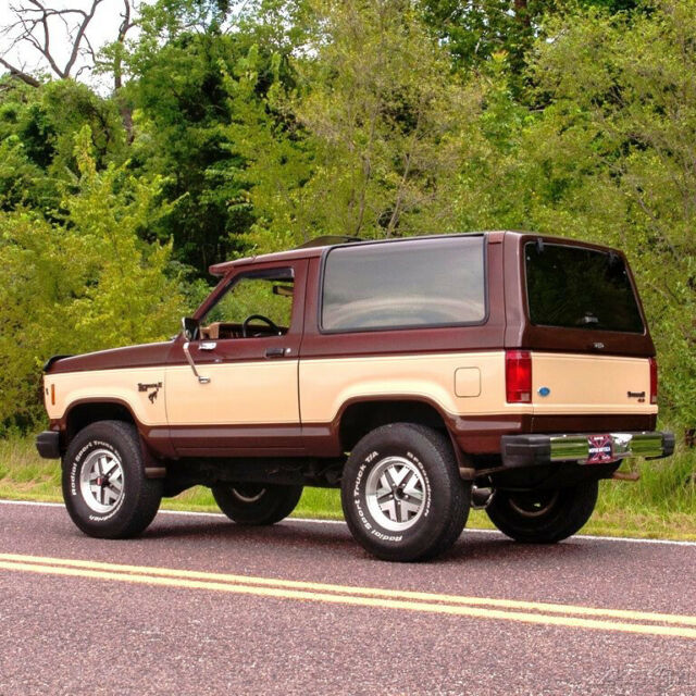 1984 Brown Ford Bronco II SUV