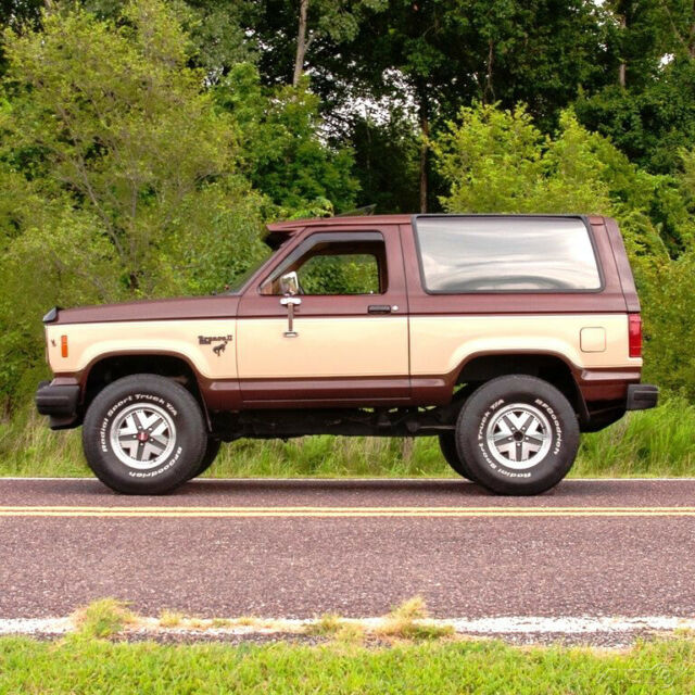 1984 Brown Ford Bronco II SUV