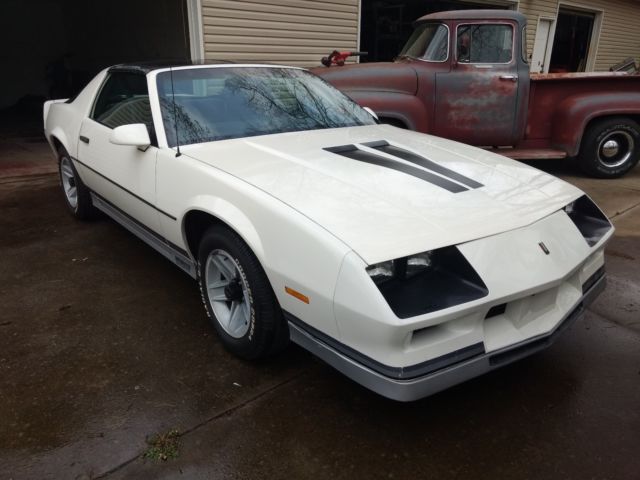 1984 White Chevrolet Camaro Coupe