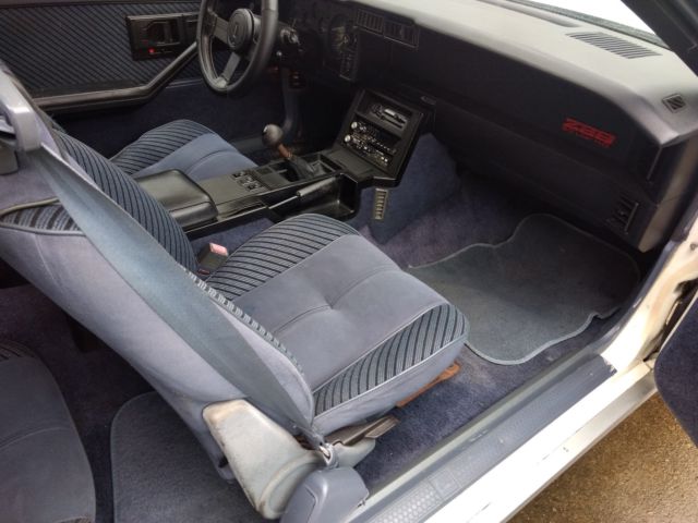 1984 White Chevrolet Camaro Coupe