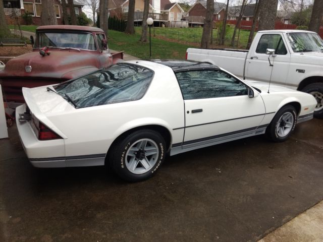 1984 White Chevrolet Camaro Coupe