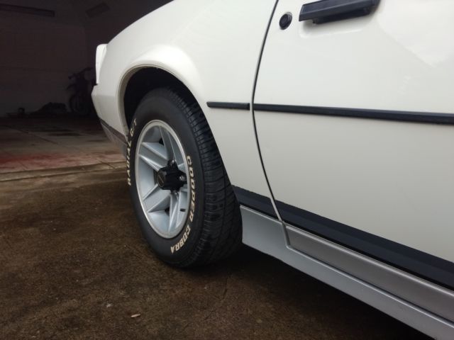 1984 White Chevrolet Camaro Coupe