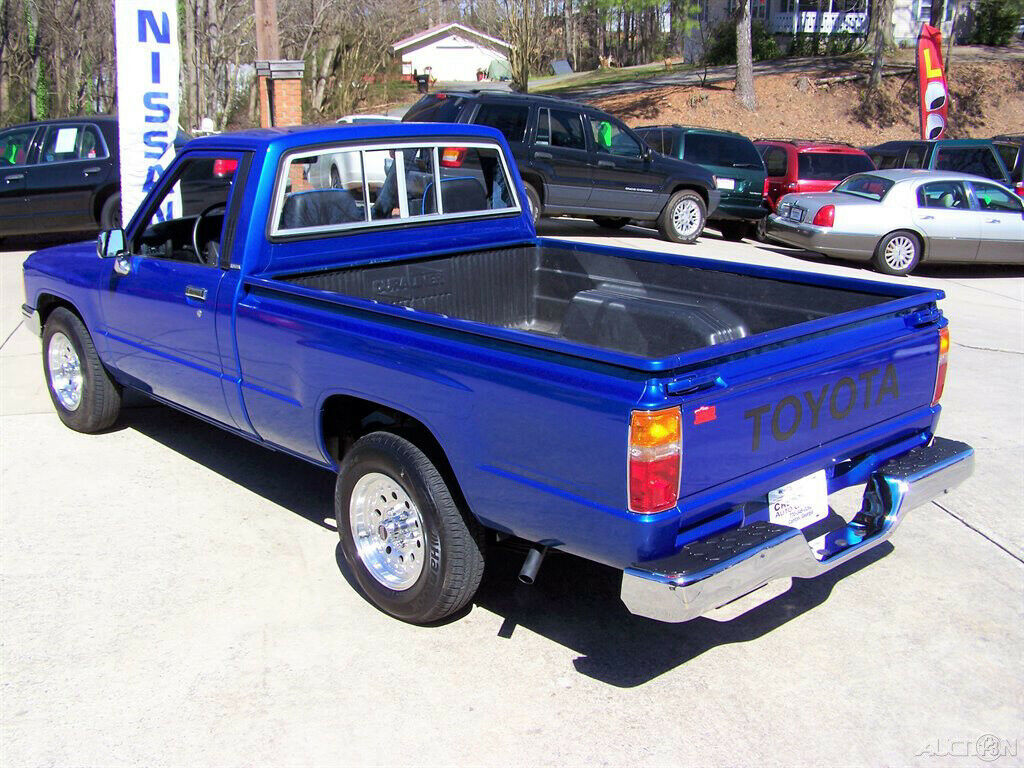 1985 Blue Toyota Pickup