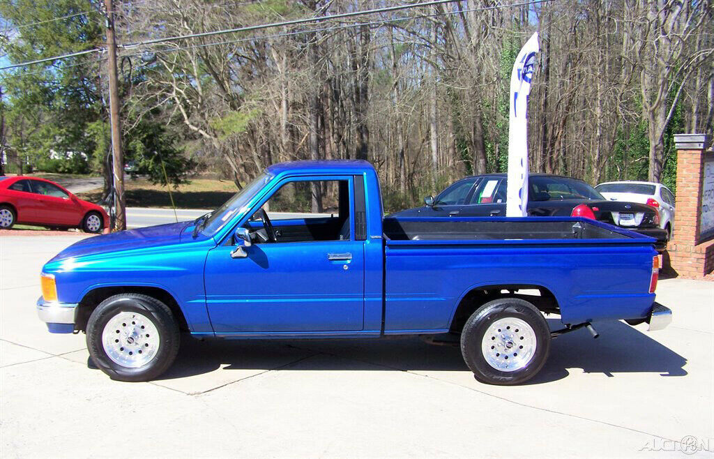 1985 Blue Toyota Pickup