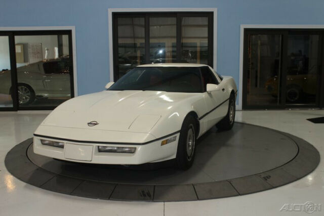 1985 White Chevrolet Corvette