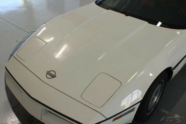 1985 White Chevrolet Corvette