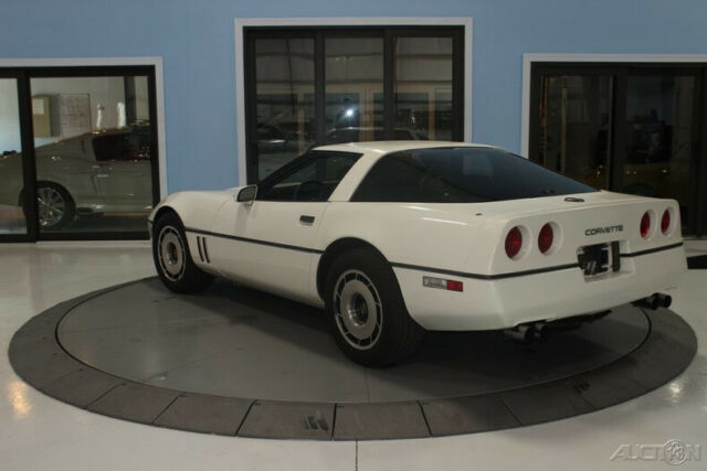 1985 White Chevrolet Corvette