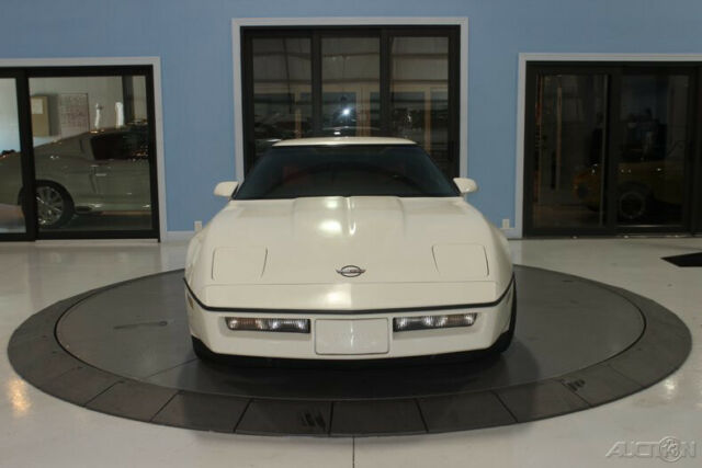 1985 White Chevrolet Corvette