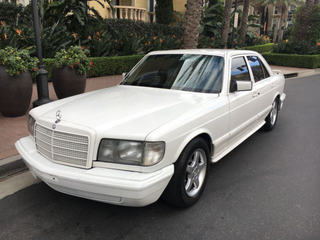 1985 White Mercedes-Benz 300-Series Sedan
