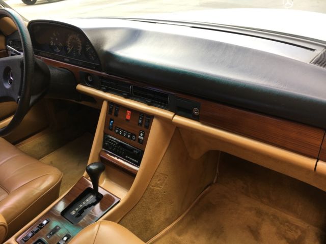 1985 White Mercedes-Benz 300-Series Sedan