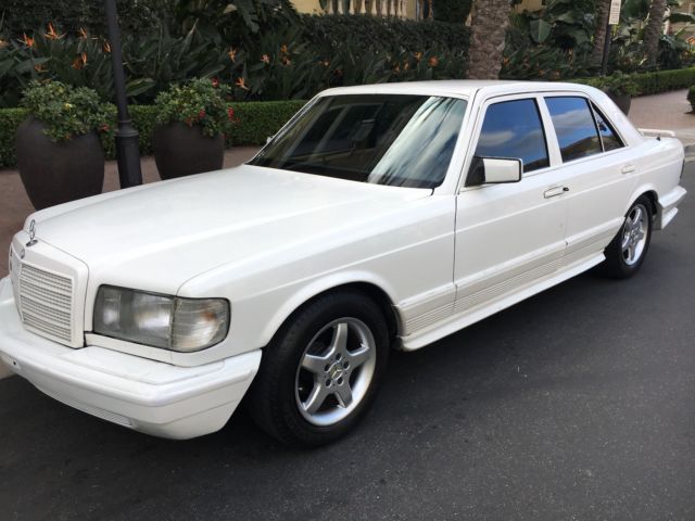 1985 White Mercedes-Benz 300-Series Sedan