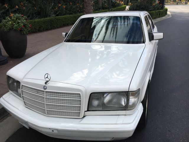 1985 White Mercedes-Benz 300-Series Sedan