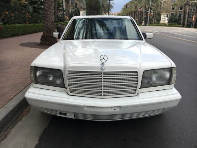 1985 White Mercedes-Benz 300-Series Sedan