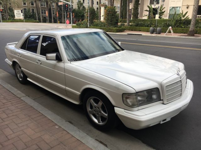 1985 White Mercedes-Benz 300-Series Sedan
