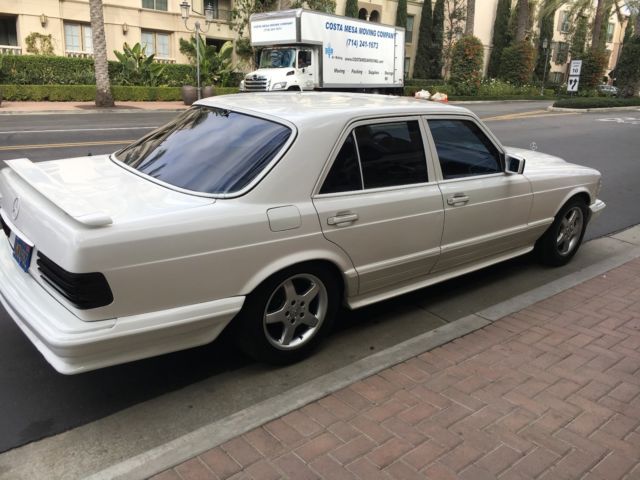 1985 White Mercedes-Benz 300-Series Sedan