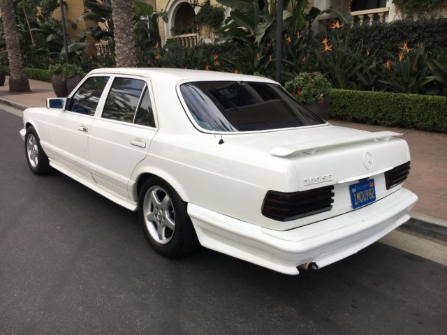 1985 White Mercedes-Benz 300-Series Sedan