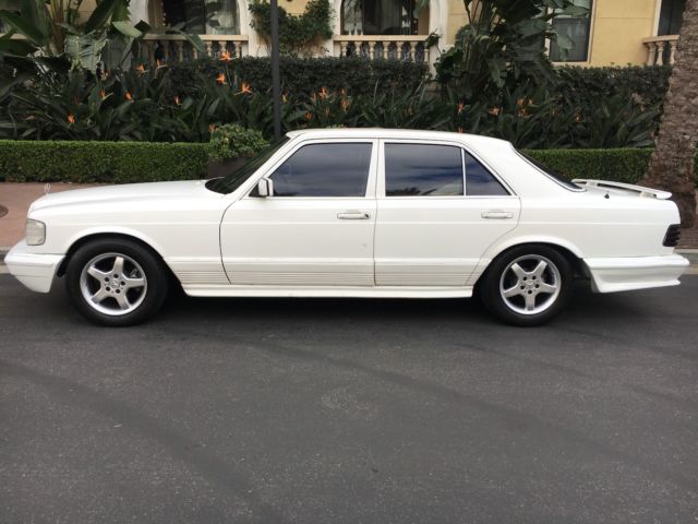 1985 White Mercedes-Benz 300-Series Sedan