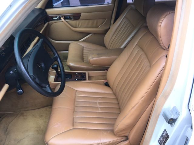 1985 White Mercedes-Benz 300-Series Sedan