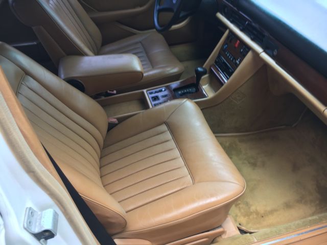 1985 White Mercedes-Benz 300-Series Sedan